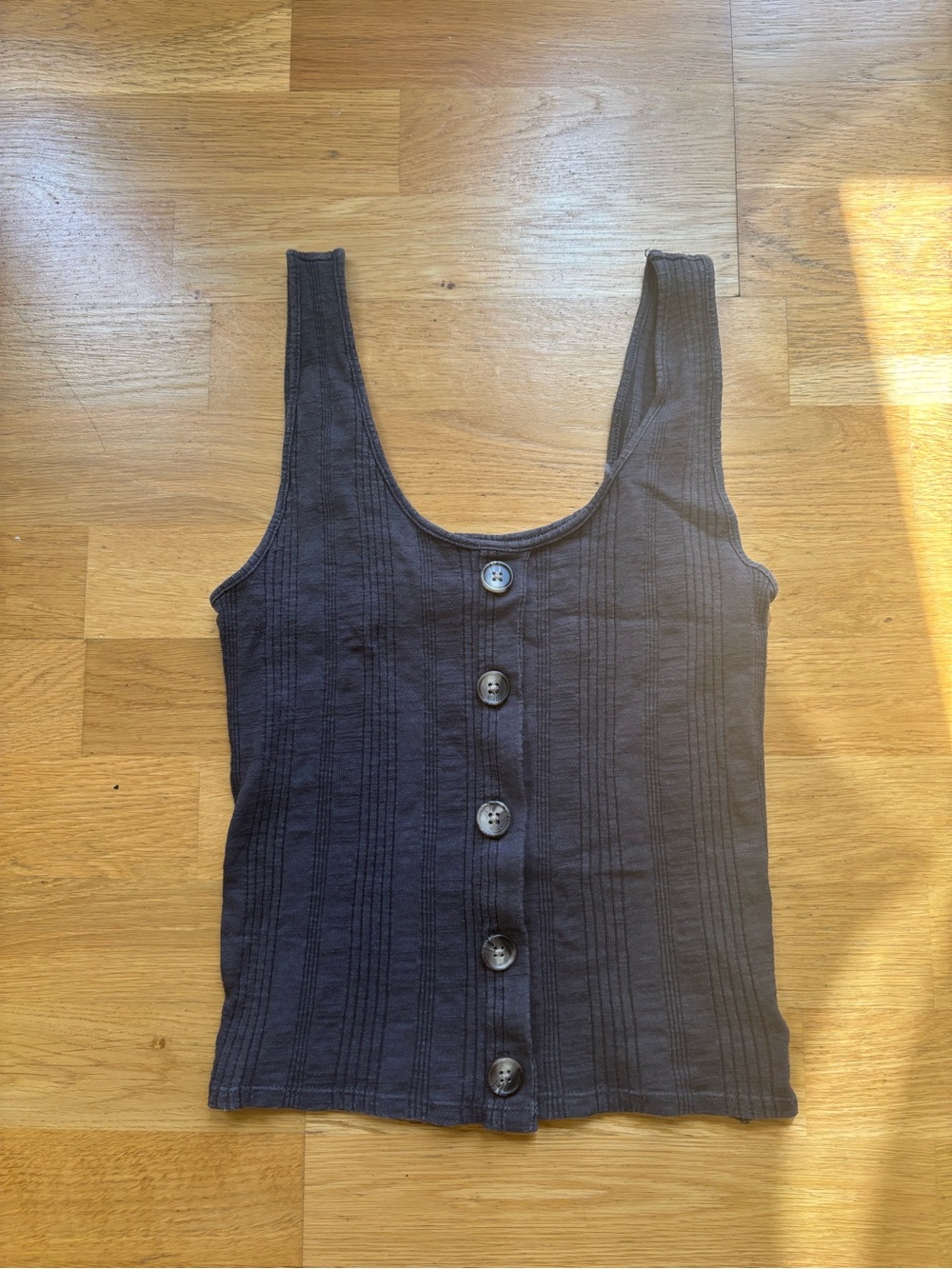 American Eagle Outfitters Grey Ribbed Button-Up Tank